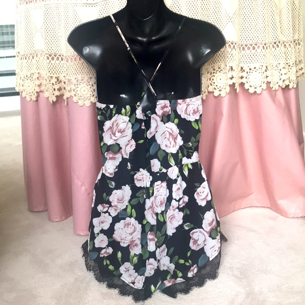 Pretty Roses Lounge Shorts Jumpsuit - Picture 16 of 17